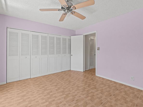 231 Dorchester J, West Palm Beach FL 33417