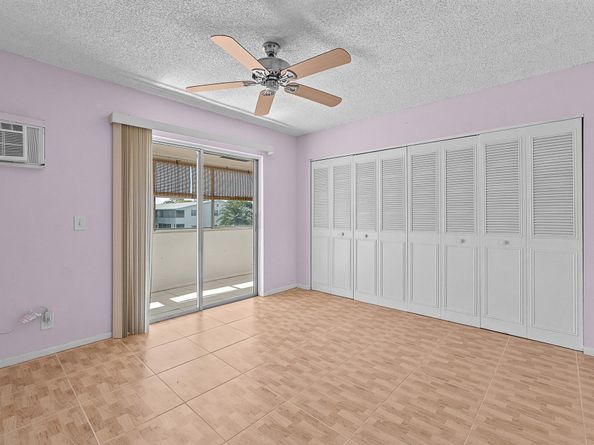 231 Dorchester J, West Palm Beach FL 33417