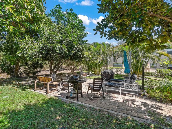 231 Dorchester J, West Palm Beach FL 33417