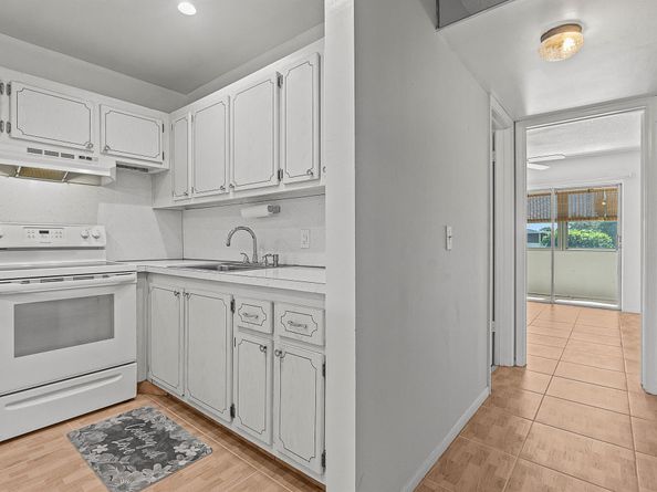 231 Dorchester J, West Palm Beach FL 33417