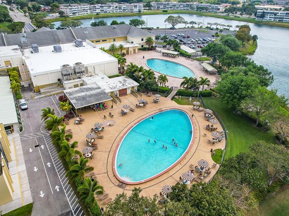 231 Dorchester J, West Palm Beach FL 33417