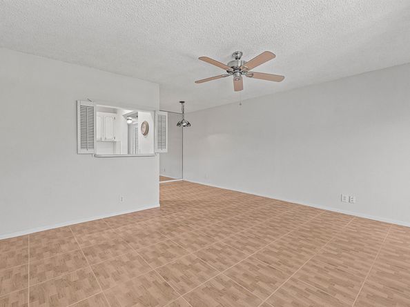 231 Dorchester J, West Palm Beach FL 33417