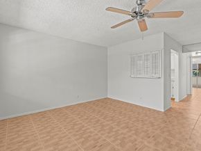 231 Dorchester J, West Palm Beach FL 33417