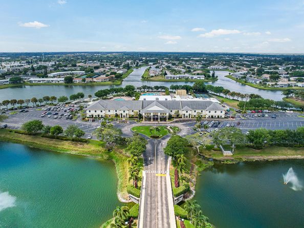 231 Dorchester J, West Palm Beach FL 33417