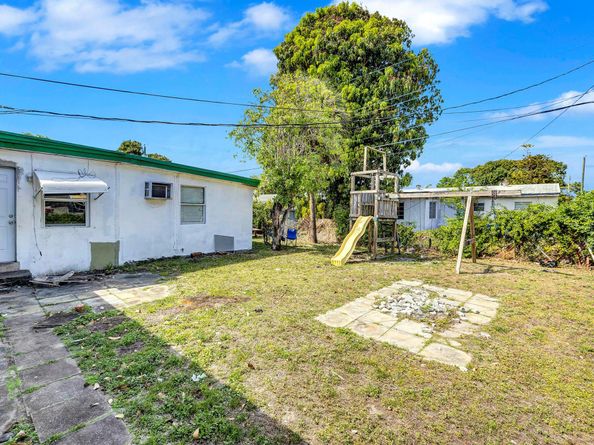 3121 NW 4 Court, Lauderhill FL 33311