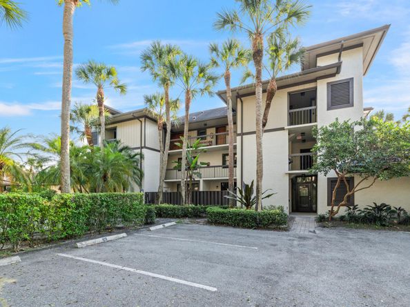 2785 Polo Island Drive J301, Wellington FL 33414