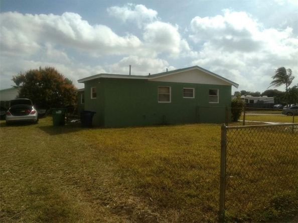 2951 NW 208th Ter, Miami Gardens FL 33056