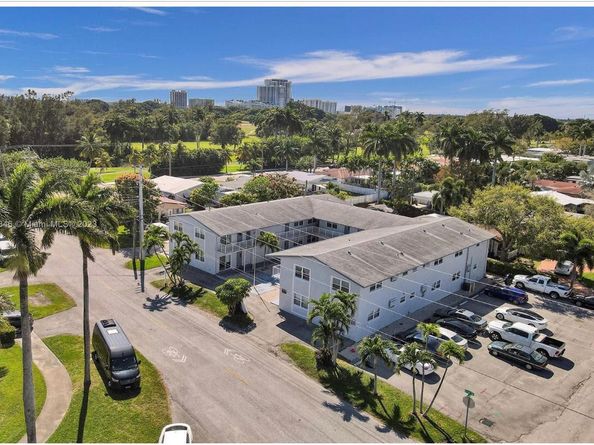 930 N 14th Court, Hollywood FL 33020