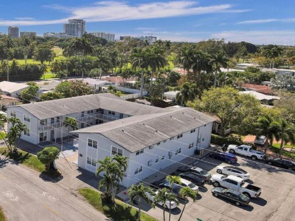 930 N 14th Court, Hollywood FL 33020