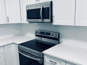 930 N 14th Court, Hollywood FL 33020