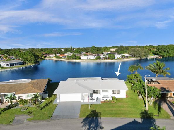 6713 NW 58th Ct, Tamarac FL 33321