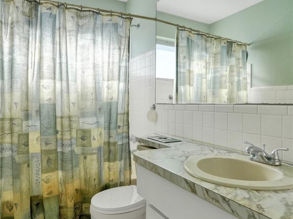 6713 NW 58th Ct, Tamarac FL 33321