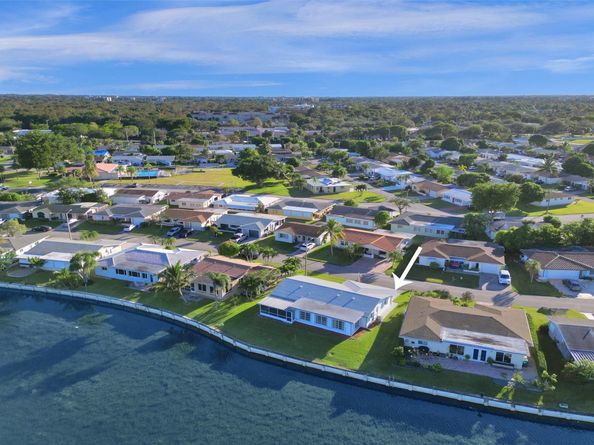6713 NW 58th Ct, Tamarac FL 33321