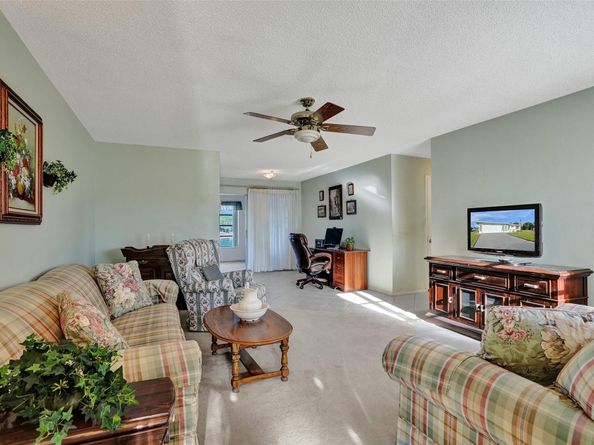 6713 NW 58th Ct, Tamarac FL 33321