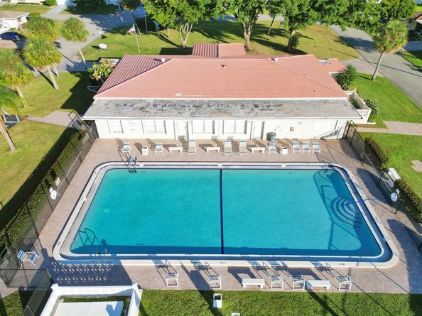 6713 NW 58th Ct, Tamarac FL 33321