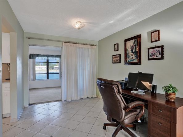 6713 NW 58th Ct, Tamarac FL 33321