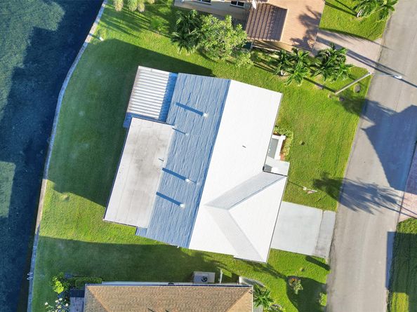 6713 NW 58th Ct, Tamarac FL 33321
