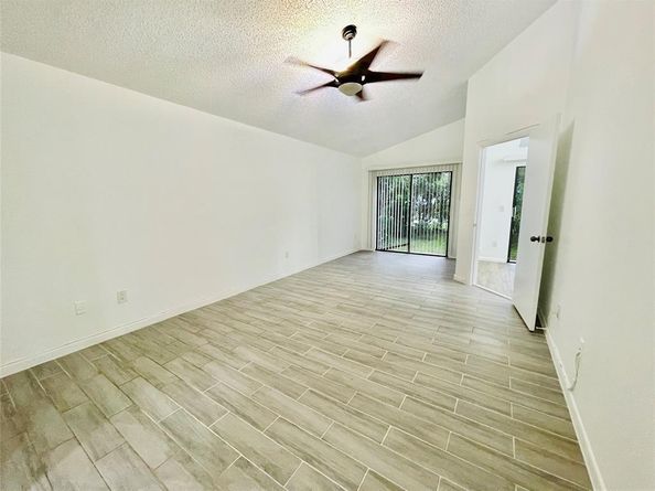 Undisclosed Address #FX-10475945, North Lauderdale FL 33068