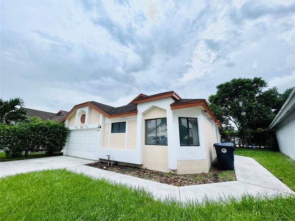 Undisclosed Address #FX-10475945, North Lauderdale FL 33068