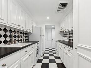 369 S Lake Drive 2b, Palm Beach FL 33480