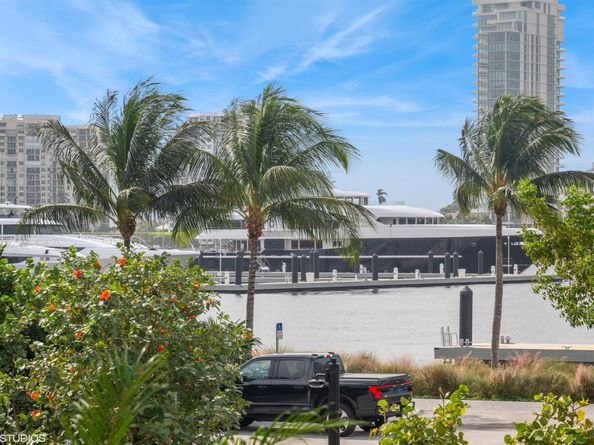 369 S Lake Drive 2b, Palm Beach FL 33480