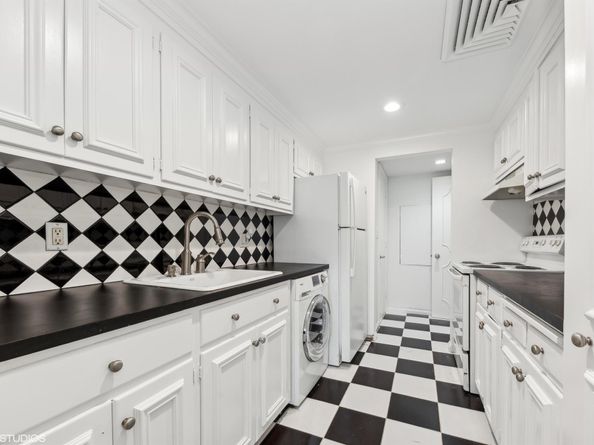 369 S Lake Drive 2b, Palm Beach FL 33480