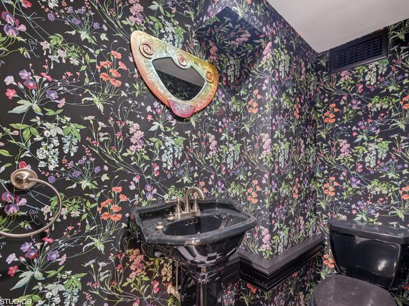 369 S Lake Drive 2b, Palm Beach FL 33480