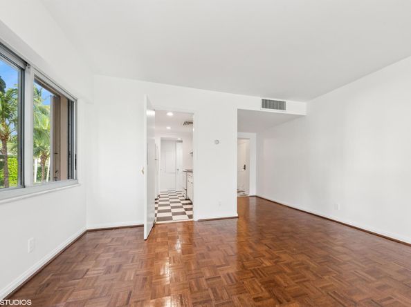 369 S Lake Drive 2b, Palm Beach FL 33480