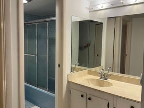 20301 W Country Club Dr 2025, Aventura FL 33180