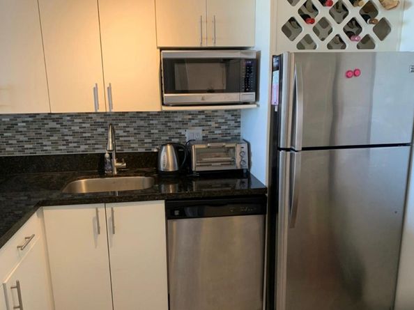 20301 W Country Club Dr 2025, Aventura FL 33180