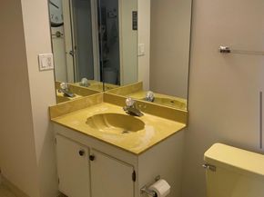 20301 W Country Club Dr 2025, Aventura FL 33180