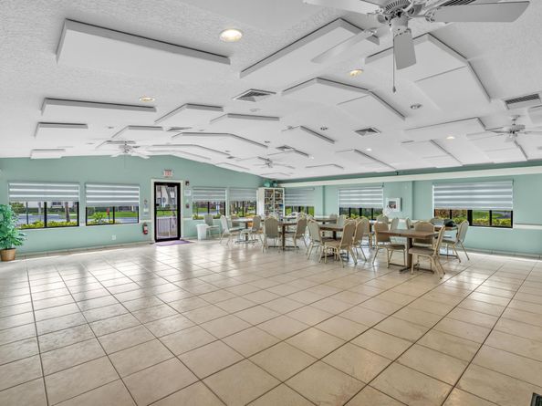329 Knotty Pine Circle A2, Greenacres FL 33463