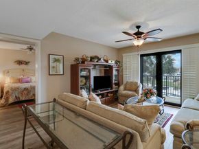 601 Seafarer Circle 301, Jupiter FL 33477