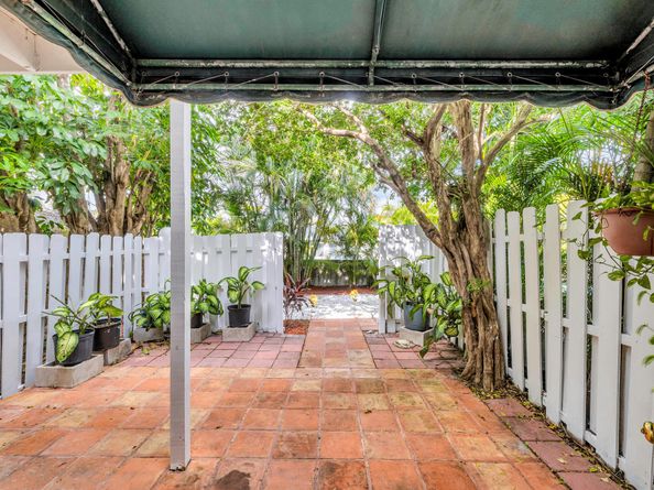 1912 NE 6th Street, Deerfield Beach FL 33441