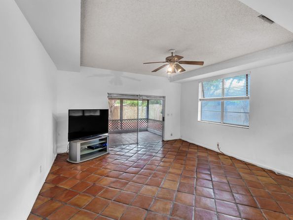 1912 NE 6th Street, Deerfield Beach FL 33441