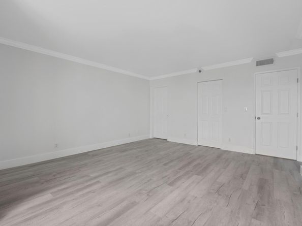 2200 S Cypress Bend Dr 402, Pompano Beach FL 33069