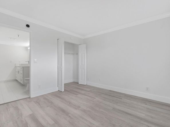 2200 S Cypress Bend Dr 402, Pompano Beach FL 33069