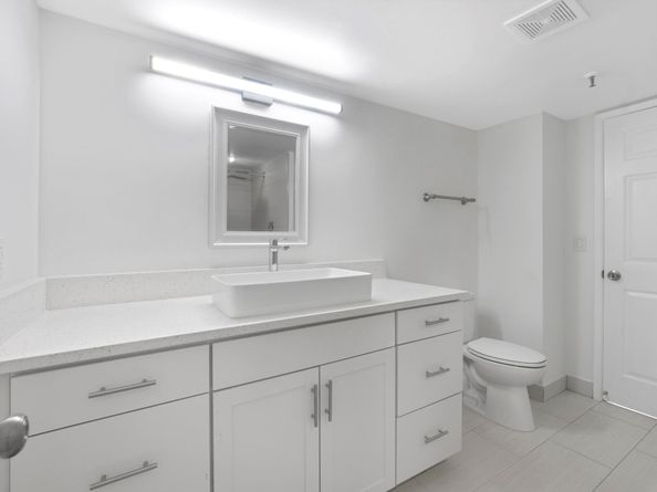 2200 S Cypress Bend Dr 402, Pompano Beach FL 33069