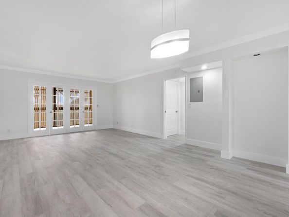 2200 S Cypress Bend Dr 402, Pompano Beach FL 33069