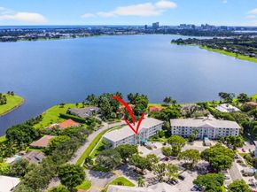 3516 Whitehall Drive 301, West Palm Beach FL 33401
