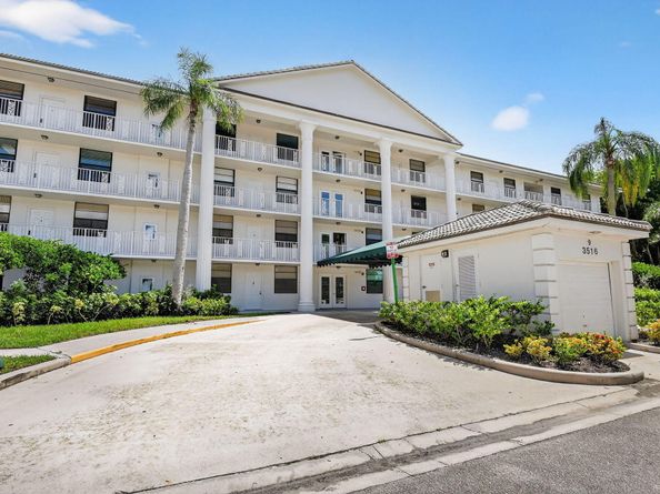 3516 Whitehall Drive 301, West Palm Beach FL 33401