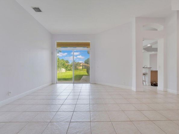 5005 NW 57th Terrace, Coral Springs FL 33067