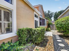 10124 NW 4th Street NW, Plantation FL 33324