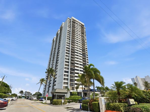 5600 N Flagler Drive 1110, West Palm Beach FL 33407