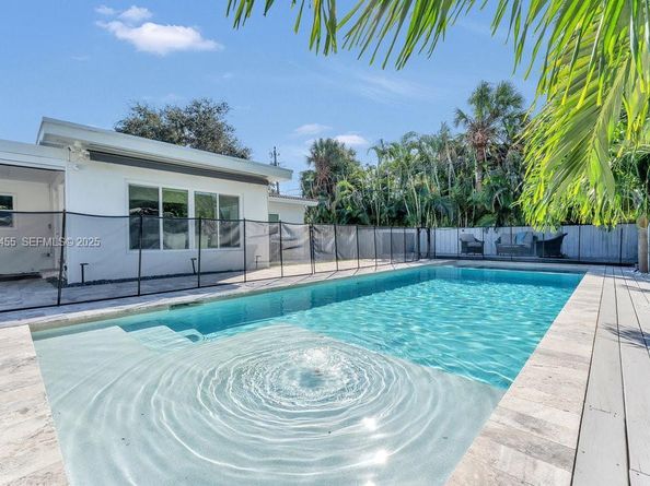 801 NE 19th Terrace, Fort Lauderdale FL 33304