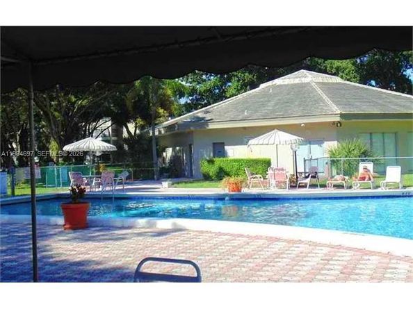 2998 NW 48th Terrace 326, Lauderdale Lakes FL 33313