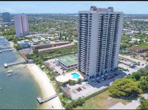 5600 N Flagler Drive 210, West Palm Beach FL 33407
