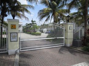2660 NE 8th Ave 105, Wilton Manors FL 33334