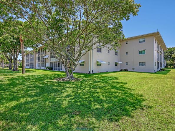 2687 N Garden Drive N 205, Lake Worth FL 33461