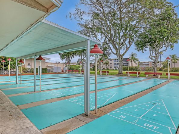 2687 N Garden Drive N 205, Lake Worth FL 33461
